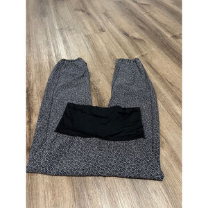 Women's LULULEMON OM FRECKLE FLOWER JOGGER Size 6 Black White